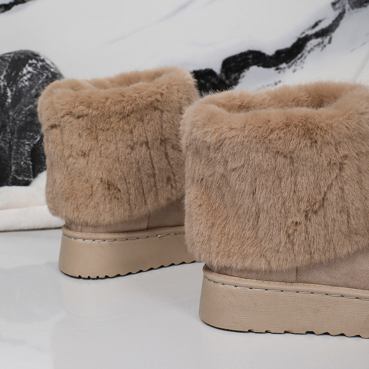 Arctic Luxe : Bottes d’Hiver Élégantes et Chaudes pour Femmes